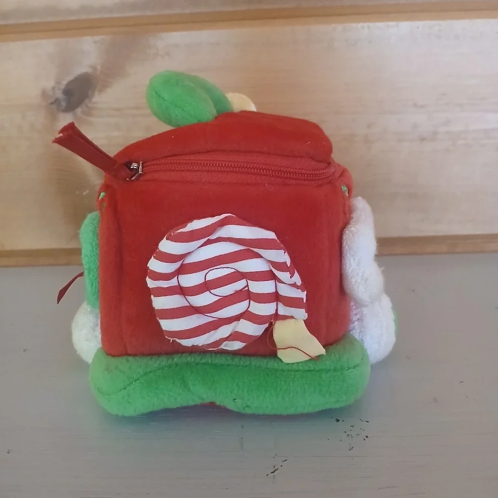 Gund‎ Firetruck Plush Carry Along Fire Truck Play Set Zipper Soft Dog Santa D52